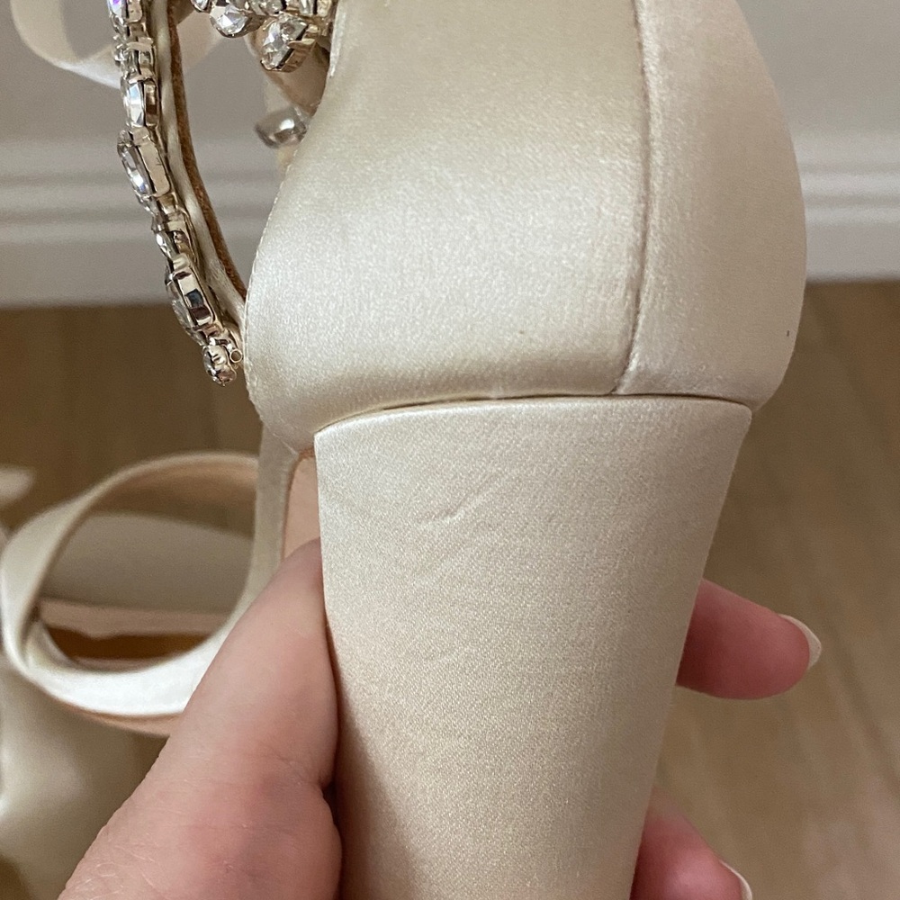 Badgley Mischka Ivory Satin Embellished Heels - Picture 11 of 15